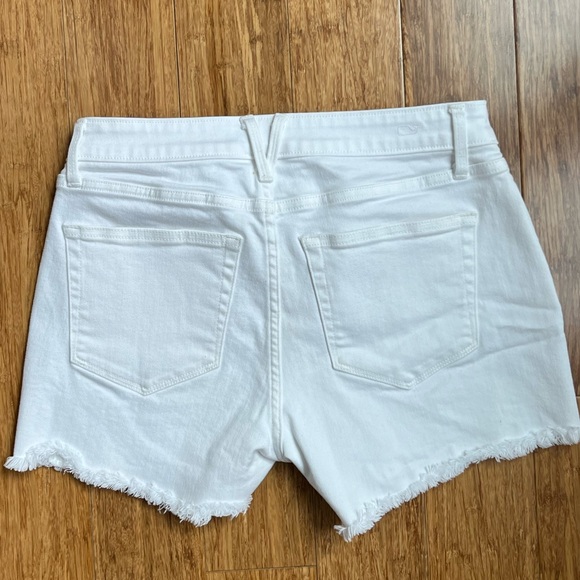 Vineyard Vines Jamie Fringe Stretchy Denim Shorts in White size 25. 1272 - Picture 3 of 3
